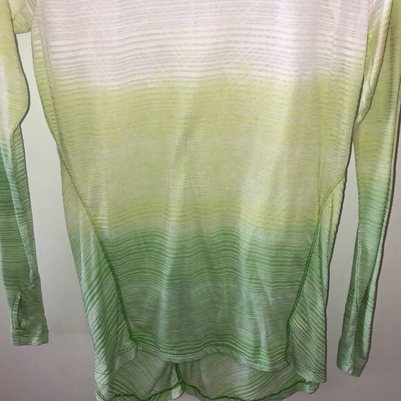 Athleta Women’s Green Ombre Yoga Comfy Long Sleeve Relax Workout Tee M - Picture 2 of 4